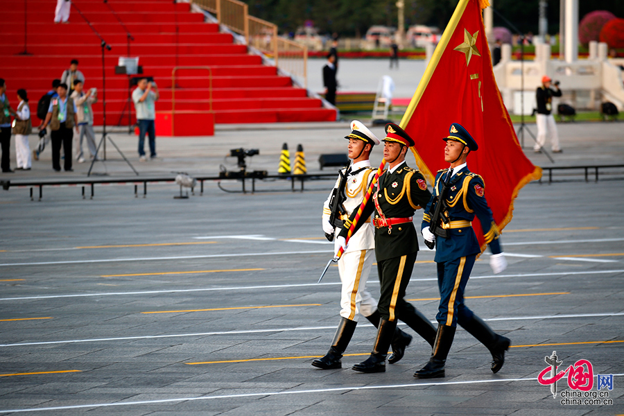 9.3大阅兵即将开始---直击三军仪仗队[组图]
